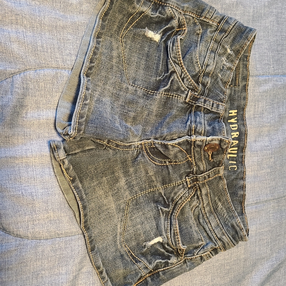 Hydraulic shorts